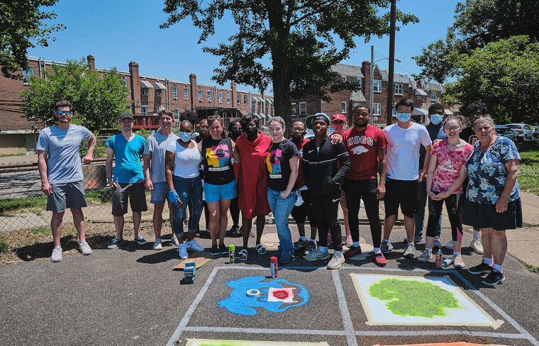 停在一辆卡车里